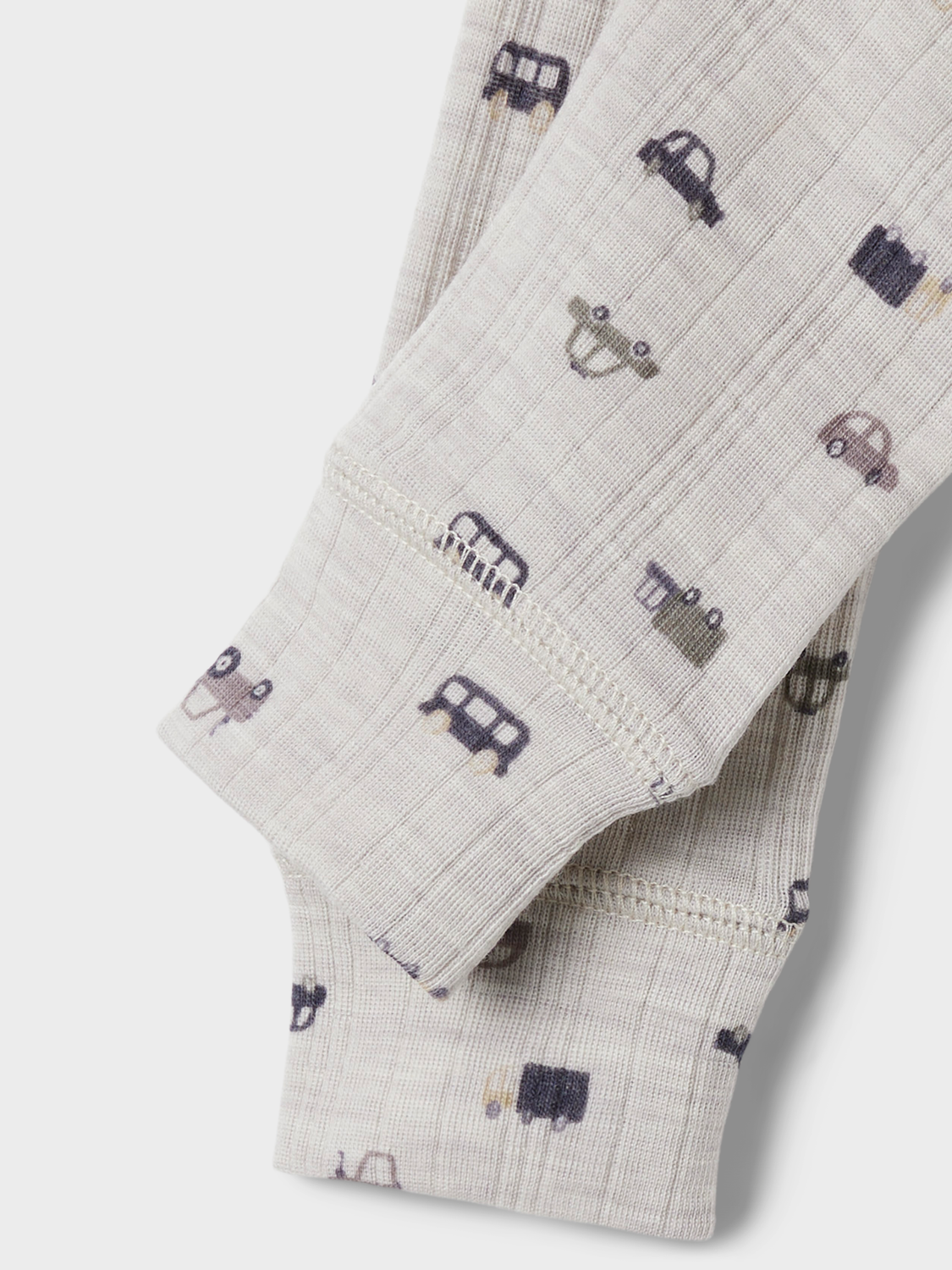 model_shot-front_full